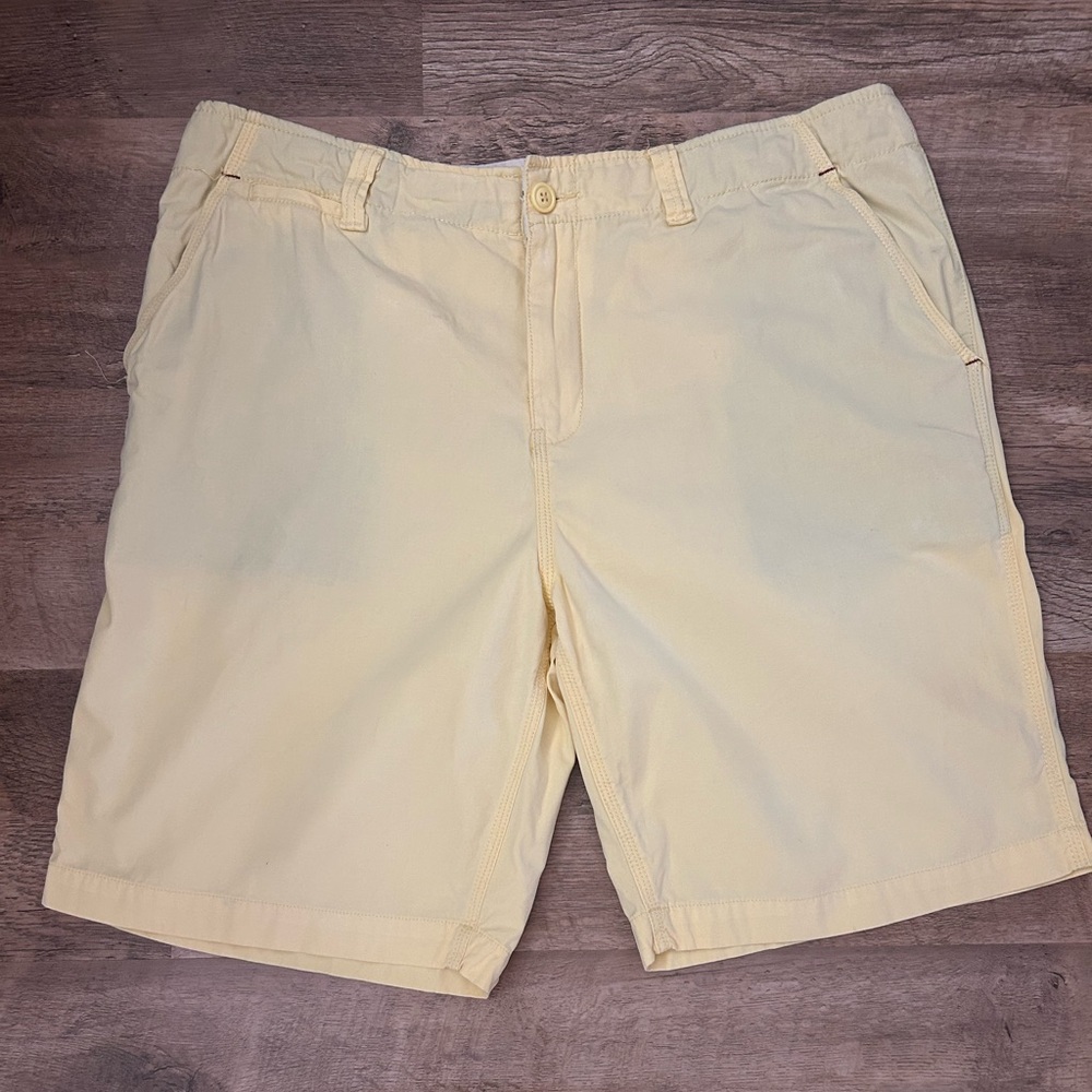 NWOT True Grit men’s canary yellow shorts